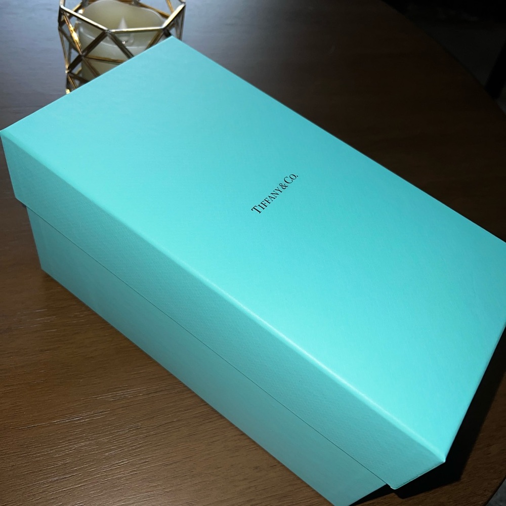 Tiffany & Co. Signature Blue Box - Picture 3 of 6